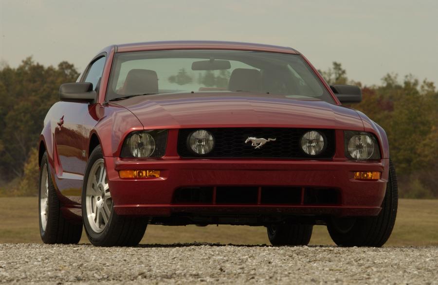  Ford Mustang GT 2005 года  (фото 154 из 209)